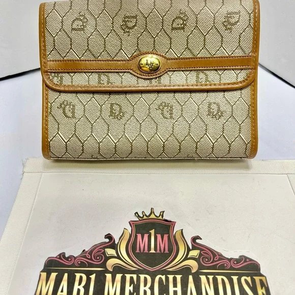 Christian Dior Pouch in Honeycomb design. - Picture 2 of 10